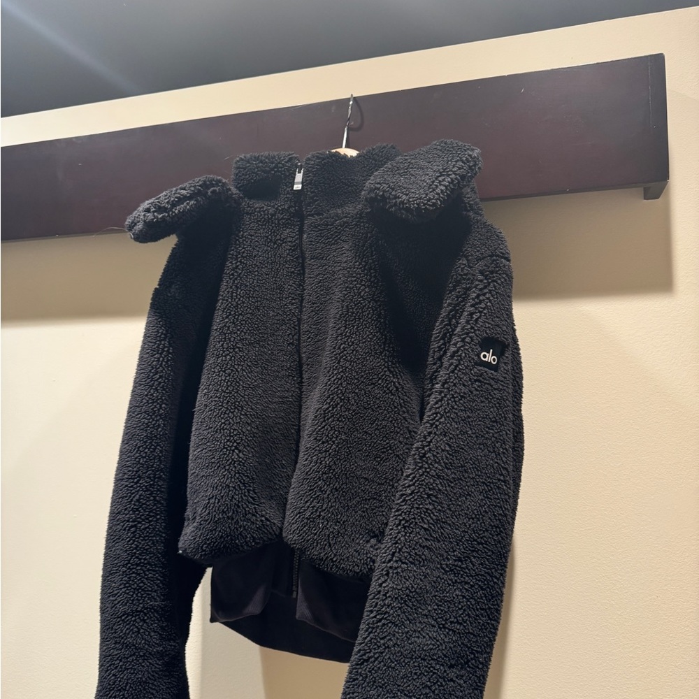 ALO Yoga Black Foxy Sherpa Jacket with Stand-Up Collar and Detachable Hood